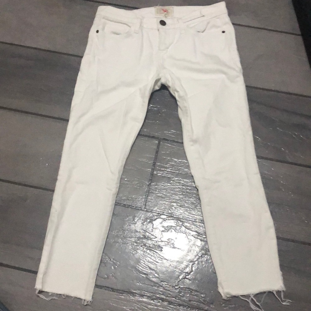 Current Elliot Stiletto White Jeans. Cropped